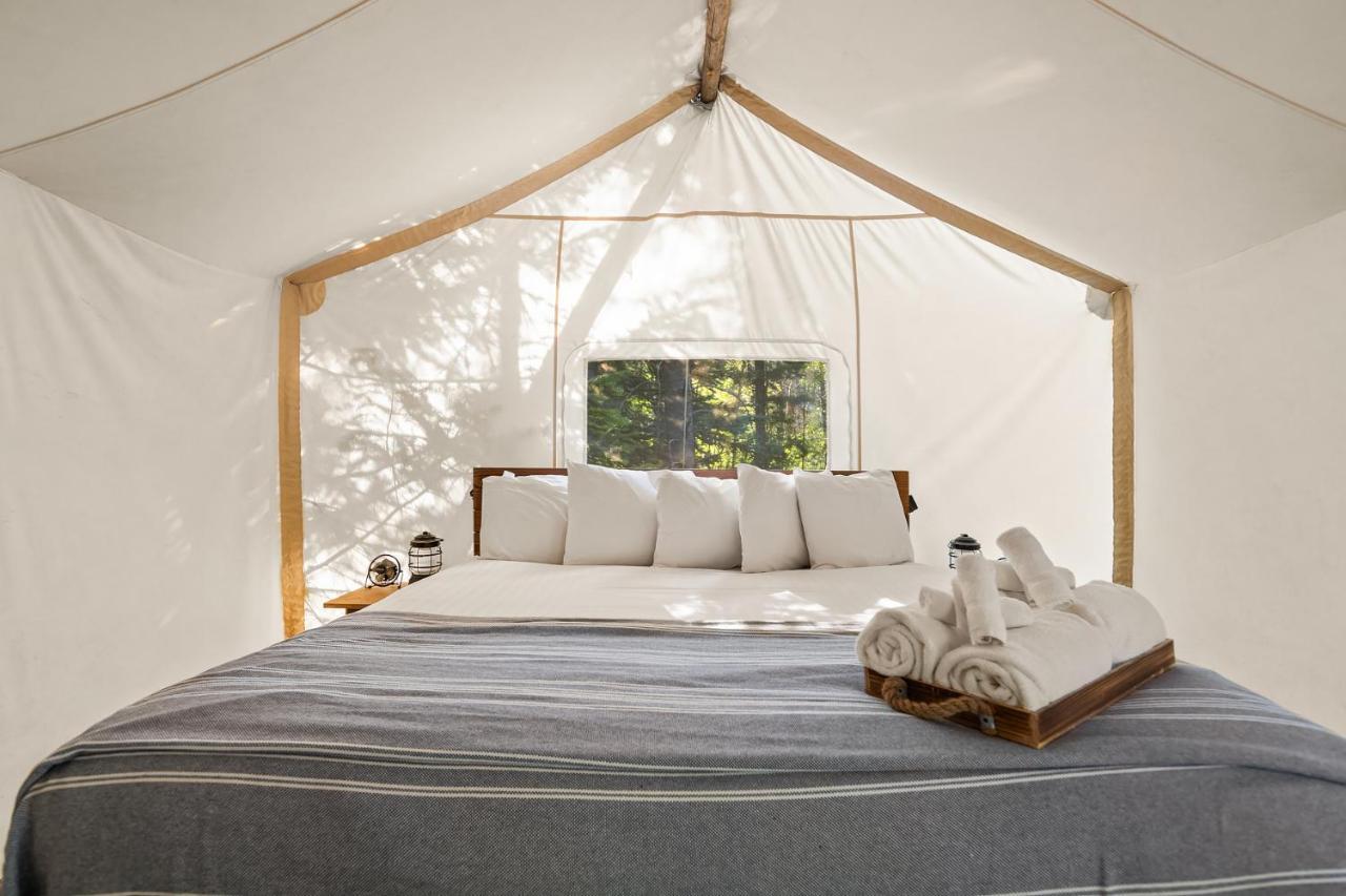 Under Canvas Glacier Coram Exterior foto